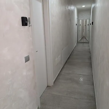 Mezzanotte Oda ve Kahvaltı 3*