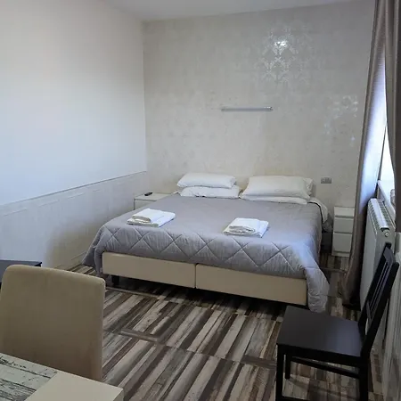 Mezzanotte Oda ve Kahvaltı 3*