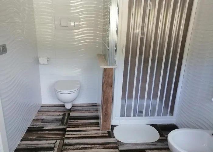 Mezzanotte Oda ve Kahvaltı 3*