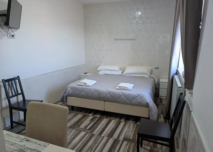 Mezzanotte Oda ve Kahvaltı 3*